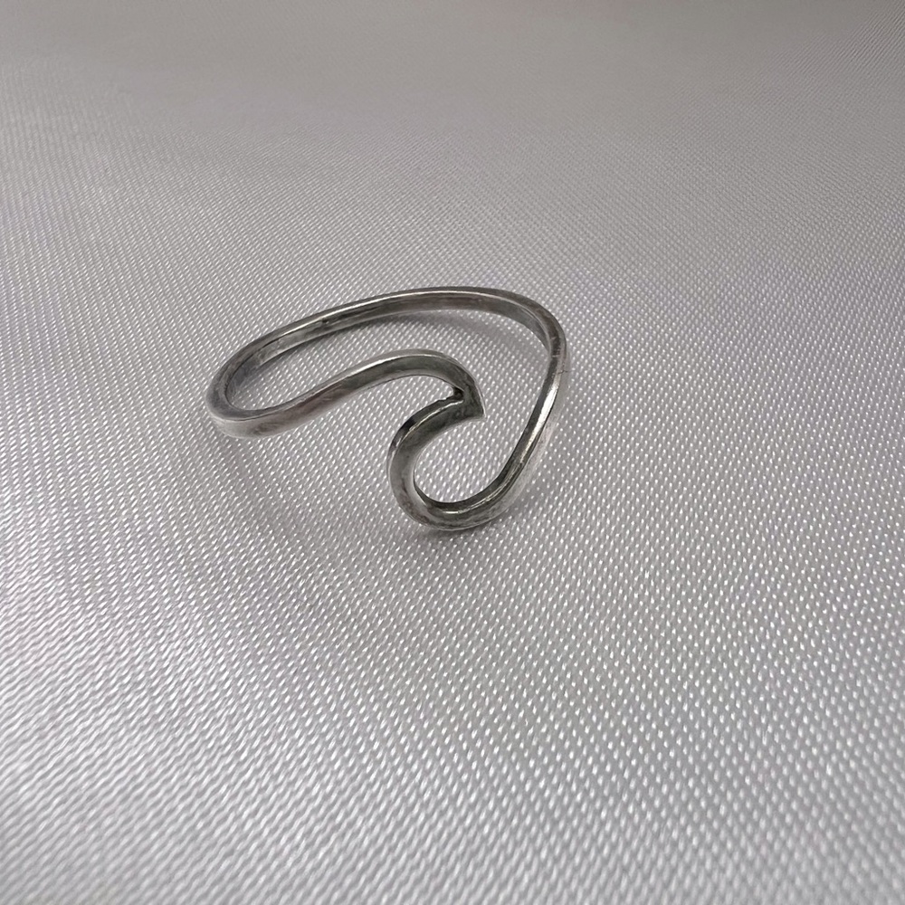 Silver Wave Ring - Picture 4 of 7